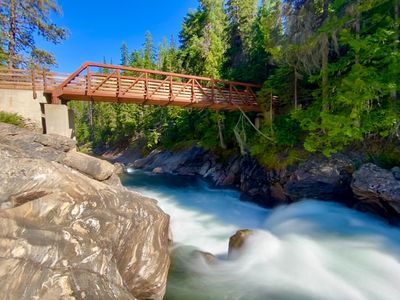Icicle Creek footbridge